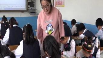 跑男的花絮英语,Behind-the-Scenes: Unveiling the Laughter and Challenges of Running Man